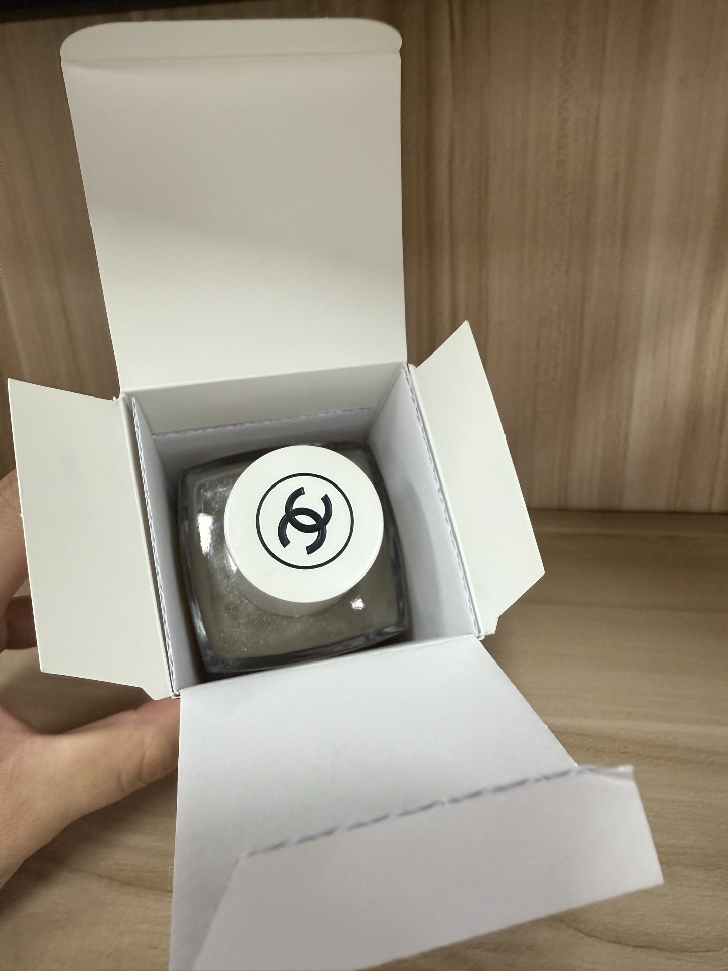 70！（下单备注：香奈儿鎏金5号油）
香奈儿鎏金5号精华油250ML
独家私模，对版盖子，进口料体