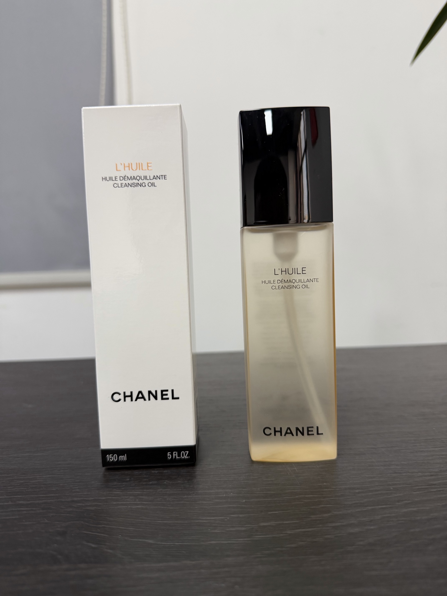50 Reabastecido! (Nota del pedido: Aceite Limpiador Chanel) Chanel Aceite Limpiador Suave para la Piel 150ML Textura co…