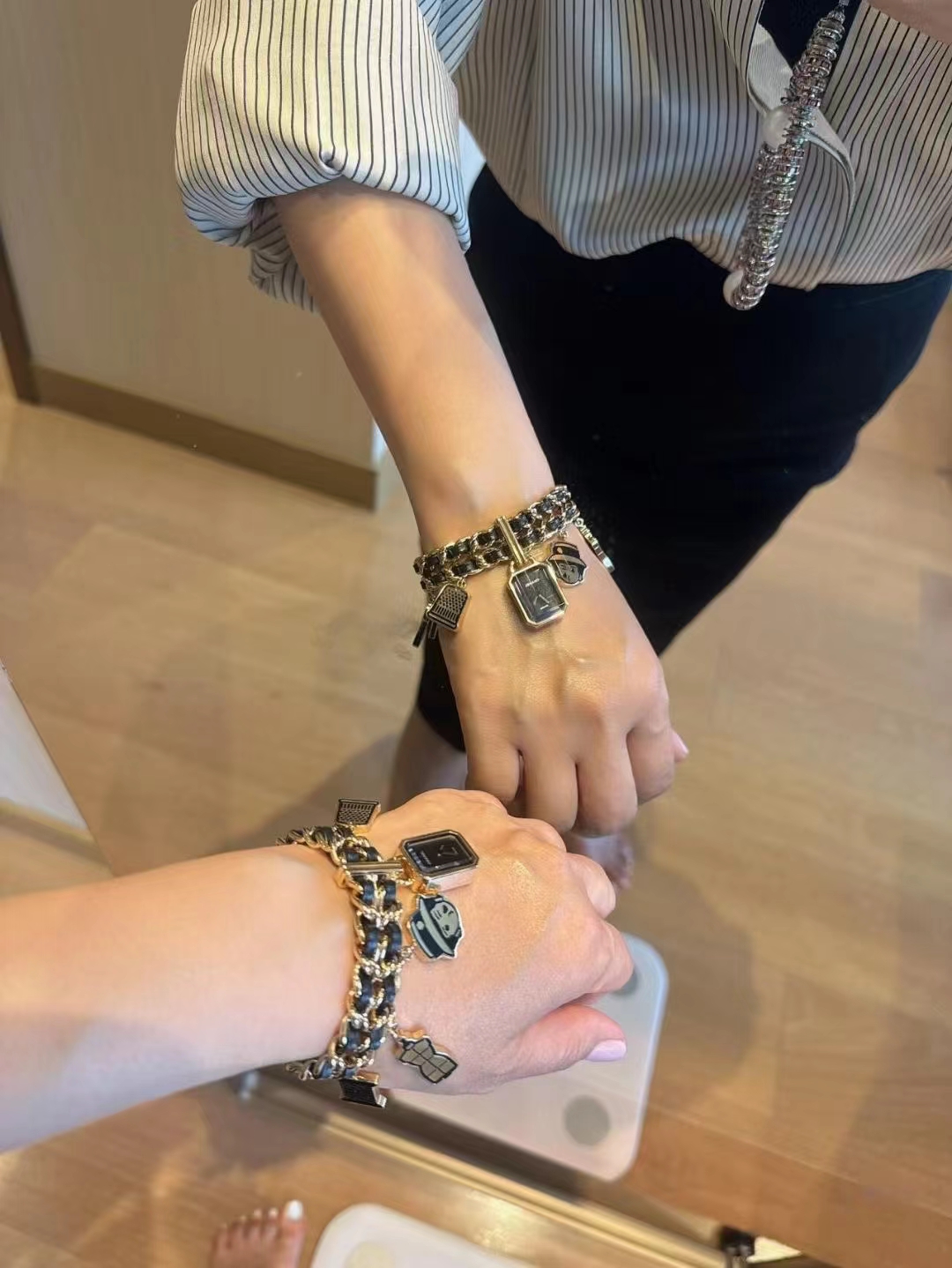 Chanel Première Watch: Classic Design Inspired by N° 5 Perfume Bottle - 图片 4