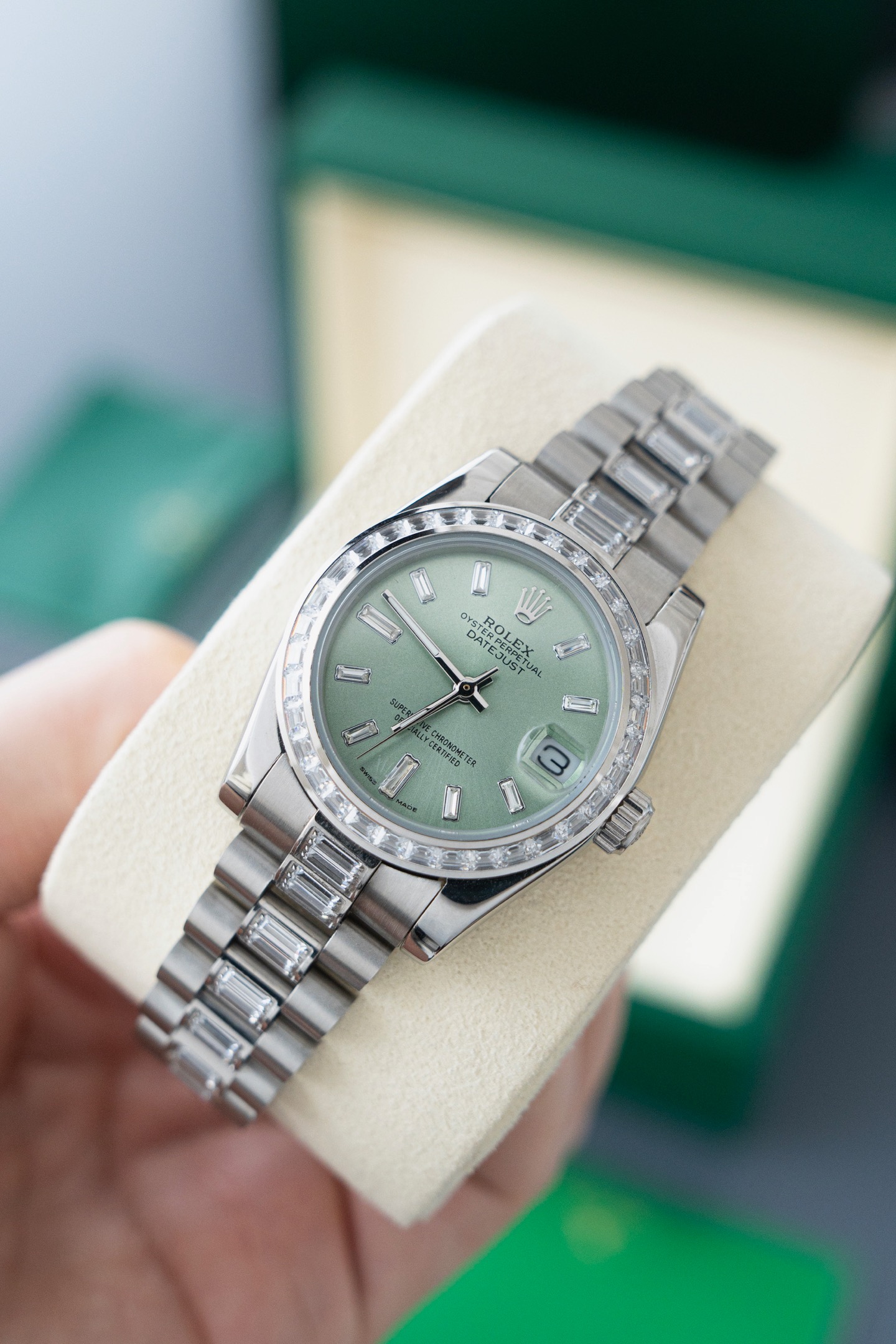 Rolex Datejust silver / green dial 31mm Women's Automatic