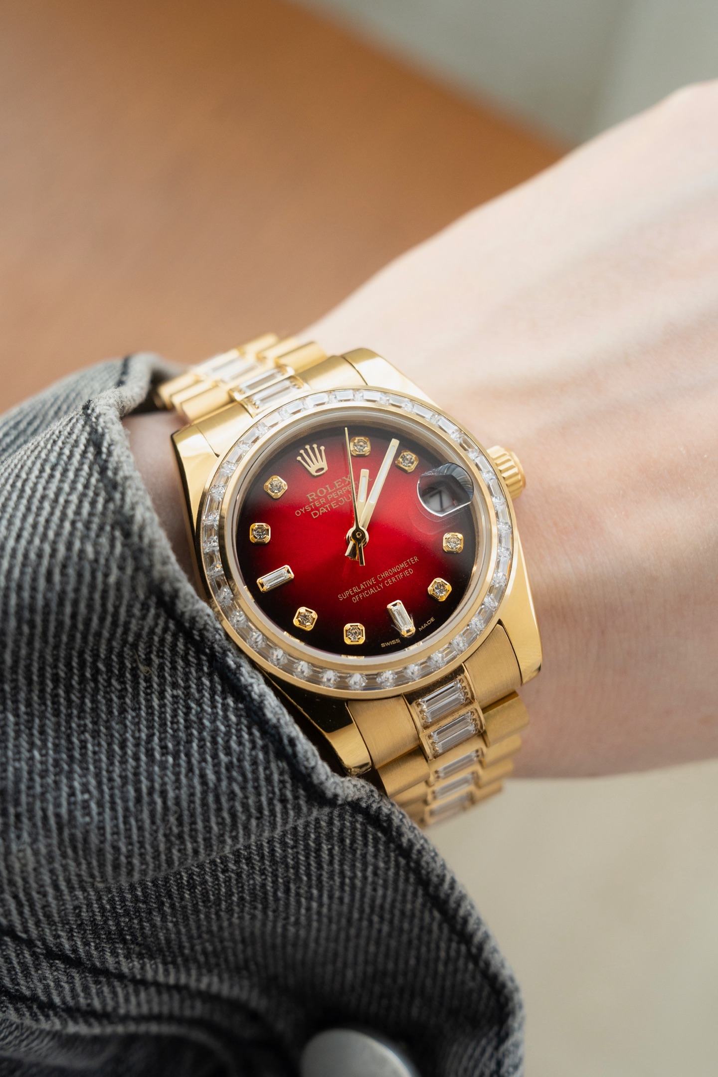 Rolex Datejust gold with red dial 31mm Women's Automatic
