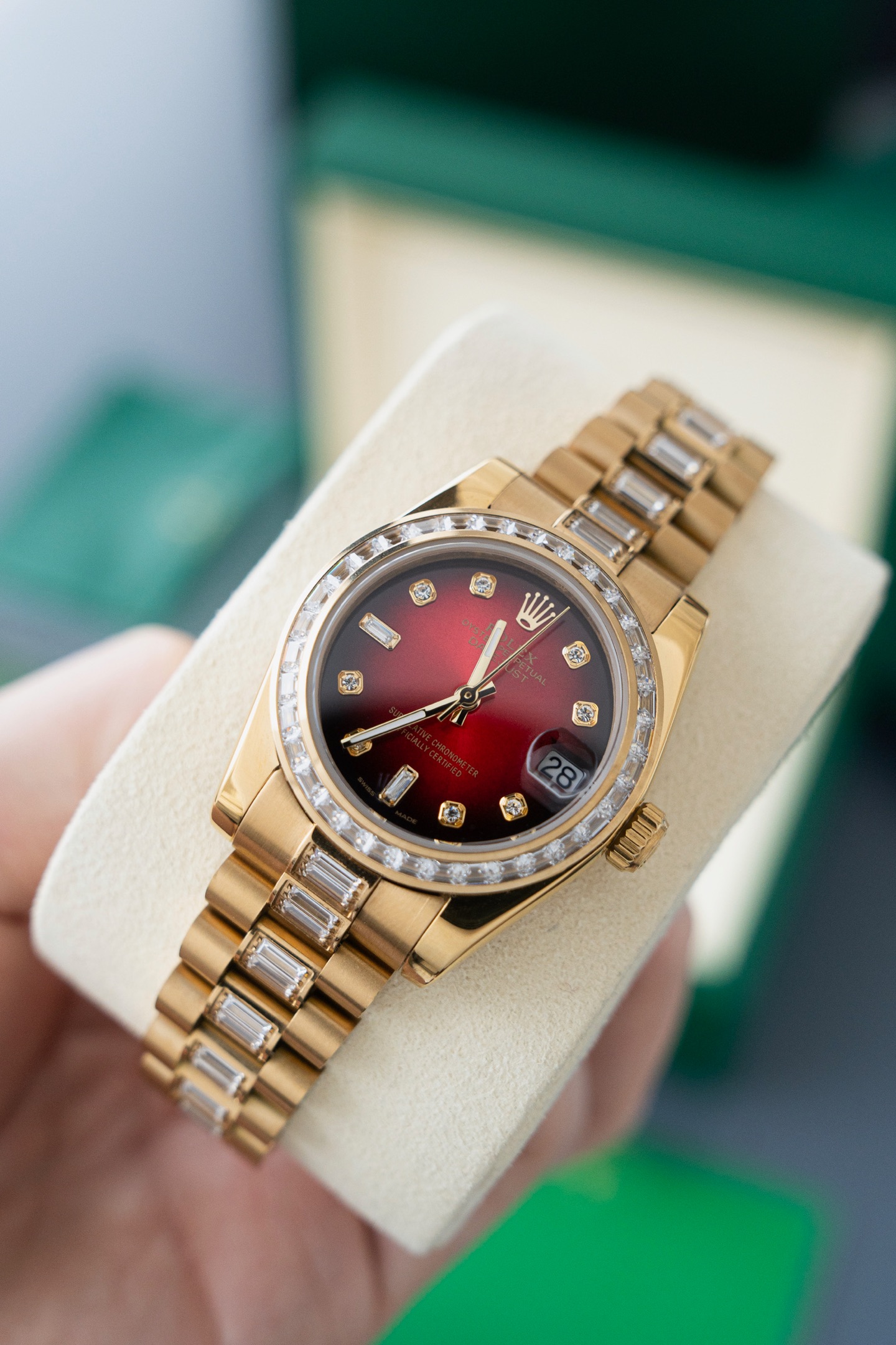 Rolex Datejust gold with red dial 31mm Women's Automatic