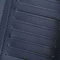 【顶级品质】M61697 深蓝主体采用 Monogram Shadow 牛皮革,通过三重丝印工艺呈现渐变 【顶级品质】M61697 深蓝主体采用 Monogram Shadow 牛皮革,通过三重丝印工艺呈现渐变