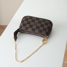 【顶级品质】 M58009 啡格 本款Mini Pochette Accessoires手拿包采用柔软Monogram帆 【顶级品质】 M58009 啡格 本款Mini Pochette Accessoires手拿包采用柔软Monogram帆