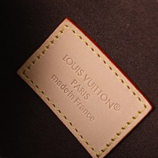 【顶级品质】 M4588z 老花 本款Pouch Metis腰带以奇巧设计拓展多重功能与风尚。金属链条与Monogram 【顶级品质】 M4588z 老花 本款Pouch Metis腰带以奇巧设计拓展多重功能与风尚。金属链条与Monogram