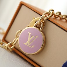 【顶级品质】 M4588z 老花 本款Pouch Metis腰带以奇巧设计拓展多重功能与风尚。金属链条与Monogram 【顶级品质】 M4588z 老花 本款Pouch Metis腰带以奇巧设计拓展多重功能与风尚。金属链条与Monogram