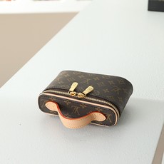 【顶级品质】M83079 老花本款NiceBeauty化妆包重塑经典设计,以双拉链、VN手柄、Monog 【顶级品质】M83079 老花本款NiceBeauty化妆包重塑经典设计,以双拉链、VN手柄、Monog