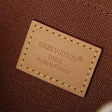 【顶级品质】M29427本款Pochette Voyage Souple手拿包采用Monogram Su 【顶级品质】M29427本款Pochette Voyage Souple手拿包采用Monogram Su