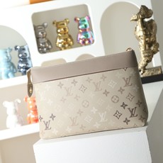 【顶级品质】M29427本款Pochette Voyage Souple手拿包采用Monogram Su 【顶级品质】M29427本款Pochette Voyage Souple手拿包采用Monogram Su