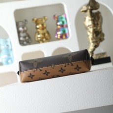 【顶级品质】M11249 拼色本款Pochette Cosmetique小号化妆包以Monogram R 【顶级品质】M11249 拼色本款Pochette Cosmetique小号化妆包以Monogram R