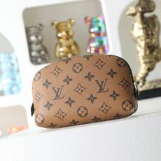 【顶级品质】M11249 拼色本款Pochette Cosmetique小号化妆包以Monogram R 【顶级品质】M11249 拼色本款Pochette Cosmetique小号化妆包以Monogram R
