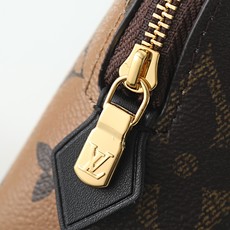 【顶级品质】M11249 拼色本款Pochette Cosmetique小号化妆包以Monogram R 【顶级品质】M11249 拼色本款Pochette Cosmetique小号化妆包以Monogram R