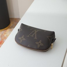 【顶级品质】M11249 拼色本款Pochette Cosmetique小号化妆包以Monogram R 【顶级品质】M11249 拼色本款Pochette Cosmetique小号化妆包以Monogram R