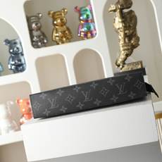 【顶级品质】M61692 黑花由全新标志性黑灰Monogram Eclipse帆布裁制而成,此款风格硬朗 【顶级品质】M61692 黑花由全新标志性黑灰Monogram Eclipse帆布裁制而成,此款风格硬朗