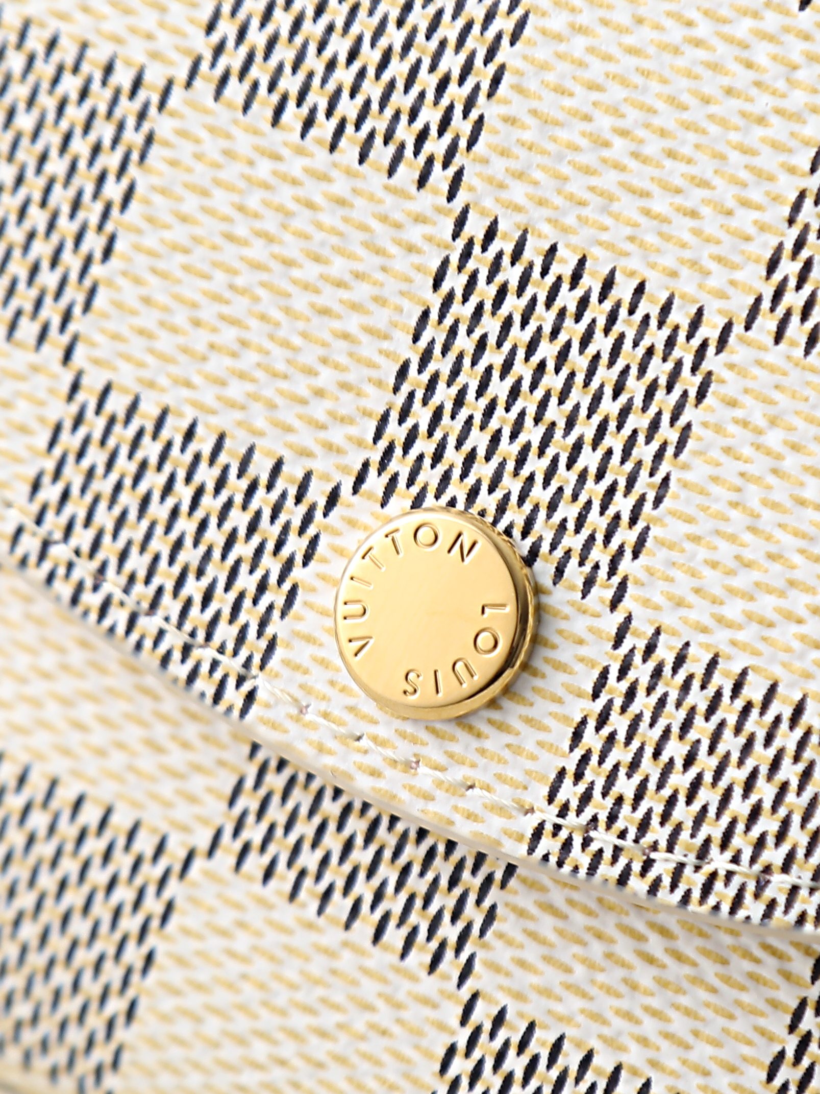 【顶级品质】N61276 白格配粉本款Rosalie零钱包以Damier Azur帆布塑造精巧构型和圆润