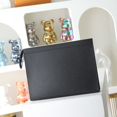 【顶级品质】M30450 十字纹Pochette Voyage手拿包取材深染Taiga皮革,右下角点缀金 【顶级品质】M30450 十字纹Pochette Voyage手拿包取材深染Taiga皮革,右下角点缀金