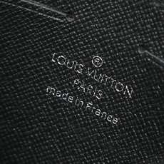 【顶级品质】M30450 十字纹Pochette Voyage手拿包取材深染Taiga皮革,右下角点缀金 【顶级品质】M30450 十字纹Pochette Voyage手拿包取材深染Taiga皮革,右下角点缀金
