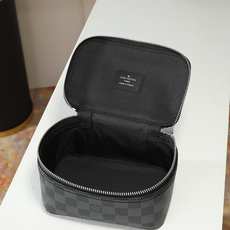 【顶级品质】M43688 黑格 小号本款PackingCube小号收纳包为路易威登收纳艺术新作,以Mon 【顶级品质】M43688 黑格 小号本款PackingCube小号收纳包为路易威登收纳艺术新作,以Mon