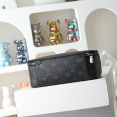 【顶级品质】M43689 黑花 中号本款Packing Cube中号收纳包为路易威登收纳艺术新作,以Mo 【顶级品质】M43689 黑花 中号本款Packing Cube中号收纳包为路易威登收纳艺术新作,以Mo