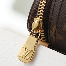 【顶级品质】M43689 老花 中号本款Packing Cube中号收纳包为路易威登收纳艺术新作,以Mo 【顶级品质】M43689 老花 中号本款Packing Cube中号收纳包为路易威登收纳艺术新作,以Mo
