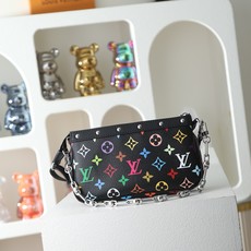 【顶级品质】M13663 黑彩本款 Pochette Accessoires 手袋取材涂层帆布,以缤纷 【顶级品质】M13663 黑彩本款 Pochette Accessoires 手袋取材涂层帆布,以缤纷