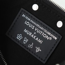 【顶级品质】M13663 黑彩本款 Pochette Accessoires 手袋取材涂层帆布,以缤纷 【顶级品质】M13663 黑彩本款 Pochette Accessoires 手袋取材涂层帆布,以缤纷