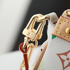 【顶级品质】M13404 白彩本款 Pochette Accessoires 手袋取材涂层帆布,以缤纷 【顶级品质】M13404 白彩本款 Pochette Accessoires 手袋取材涂层帆布,以缤纷