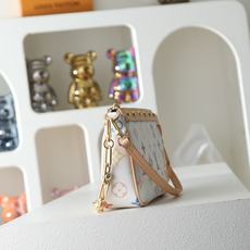 【顶级品质】M13404 白彩本款 Pochette Accessoires 手袋取材涂层帆布,以缤纷 【顶级品质】M13404 白彩本款 Pochette Accessoires 手袋取材涂层帆布,以缤纷