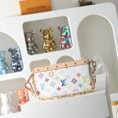 【顶级品质】M13404 白彩本款 Pochette Accessoires 手袋取材涂层帆布,以缤纷 【顶级品质】M13404 白彩本款 Pochette Accessoires 手袋取材涂层帆布,以缤纷