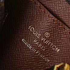 【顶级品质】M13559 小号诞生于1984年的Pochette Cles系列推出小号钥匙零钱包,可令日 【顶级品质】M13559 小号诞生于1984年的Pochette Cles系列推出小号钥匙零钱包,可令日