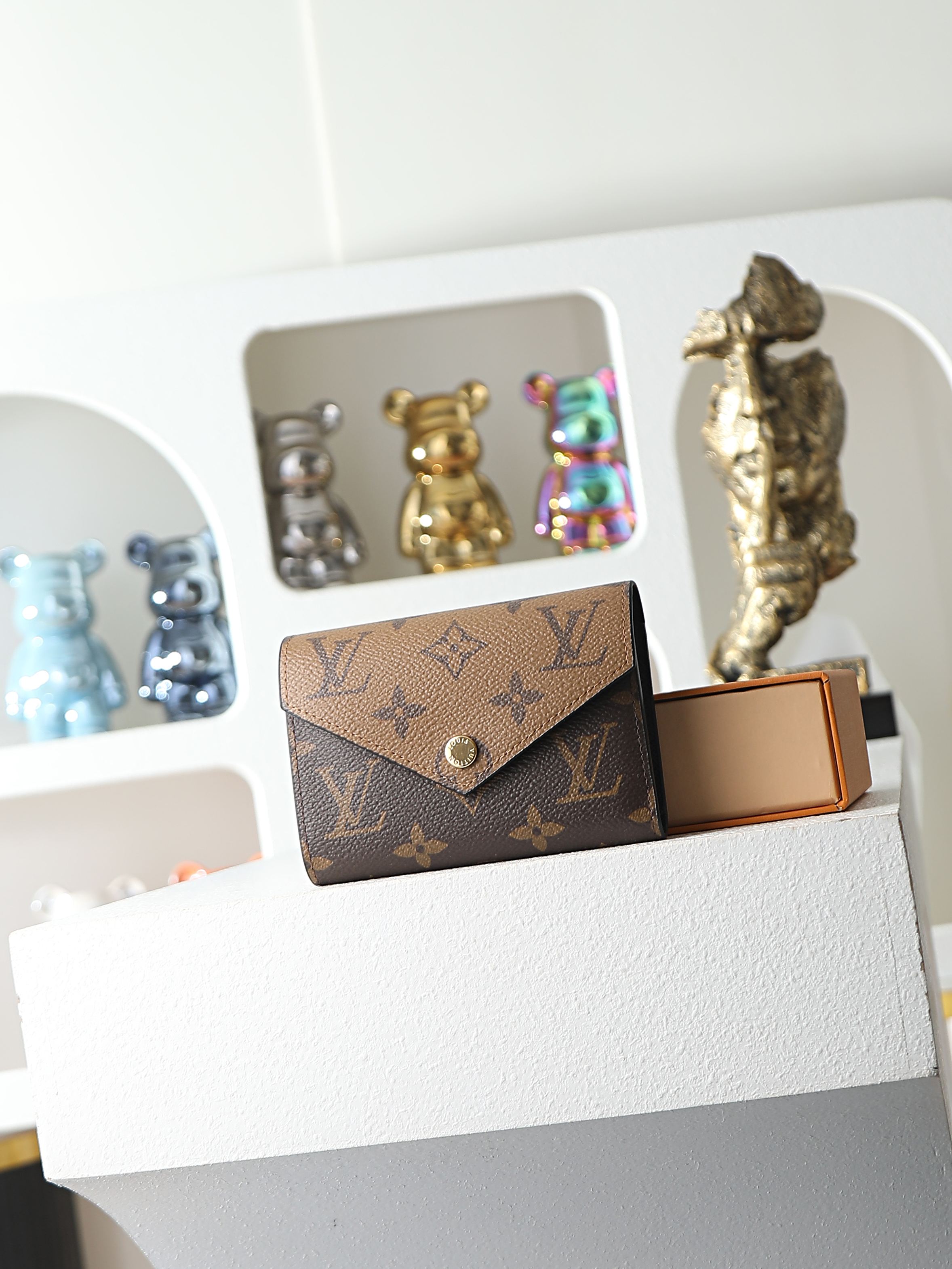 【顶级品质】M81557 拼色本款Victorine钱夹拼合Monogram和Monogram Reve