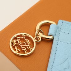 【顶级品质】M27485 蓝本款LVCharms卡夹出自Rainbow系列,令Monogram Empr 【顶级品质】M27485 蓝本款LVCharms卡夹出自Rainbow系列,令Monogram Empr