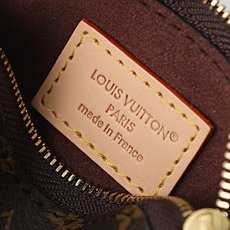 【顶级品质】M25694 老花Llipstick化妆包以迷你版本解构品牌化妆包的经典构型,打造单只唇膏的 【顶级品质】M25694 老花Llipstick化妆包以迷你版本解构品牌化妆包的经典构型,打造单只唇膏的