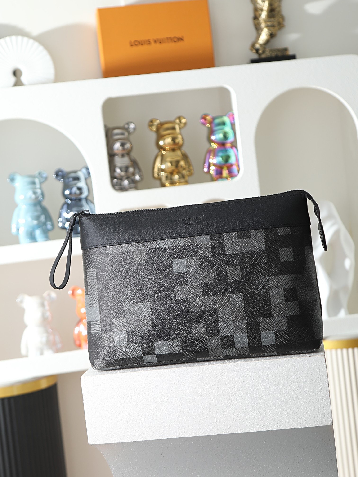 【顶级品质】M14926 马赛克本款Pochette Voyage Souple手拿包以Damoflag