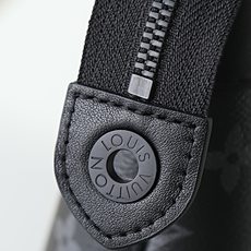 【顶级品质】M82543Pochette Voyage Souple手拿包取材柔软Monogram Ec 【顶级品质】M82543Pochette Voyage Souple手拿包取材柔软Monogram Ec