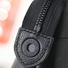 【顶级品质】M26741本款Pochette Voyage Souple手拿包为Monogram Mid 【顶级品质】M26741本款Pochette Voyage Souple手拿包为Monogram Mid