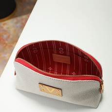 【顶级品质】M29529 红本款 Pochette Cosmétique 小号化妆包结合棉布和缤纷牛皮革 【顶级品质】M29529 红本款 Pochette Cosmétique 小号化妆包结合棉布和缤纷牛皮革