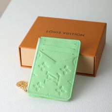 【顶级品质】M27668 草绿Rainbow系列Romy卡夹为路易威登标志性的Monogram Empr 【顶级品质】M27668 草绿Rainbow系列Romy卡夹为路易威登标志性的Monogram Empr