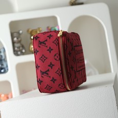 【顶级品质】M25789 酒红本款Packing Cube中号收纳包为Monogram锦纶包身搭配环绕式 【顶级品质】M25789 酒红本款Packing Cube中号收纳包为Monogram锦纶包身搭配环绕式