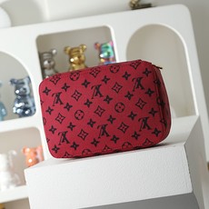 【顶级品质】M25789 酒红本款Packing Cube中号收纳包为Monogram锦纶包身搭配环绕式 【顶级品质】M25789 酒红本款Packing Cube中号收纳包为Monogram锦纶包身搭配环绕式