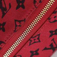 【顶级品质】M25789 酒红本款Packing Cube中号收纳包为Monogram锦纶包身搭配环绕式 【顶级品质】M25789 酒红本款Packing Cube中号收纳包为Monogram锦纶包身搭配环绕式