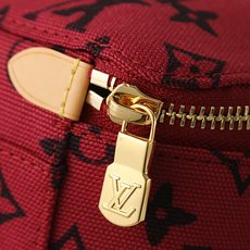 【顶级品质】M25788 酒红本款PackingCube小号收纳包为Monogram锦纶勾勒皮革饰边,以 【顶级品质】M25788 酒红本款PackingCube小号收纳包为Monogram锦纶勾勒皮革饰边,以