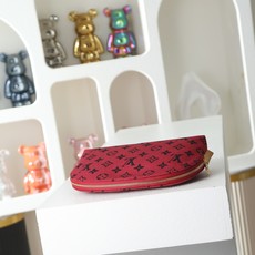 【顶级品质】M25759 酒红本款Pochette Cometique中号化妆包出自Travel wit 【顶级品质】M25759 酒红本款Pochette Cometique中号化妆包出自Travel wit