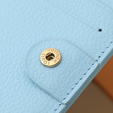 【顶级品质】M27488 蓝本款Lisa钱夹出自Rainbow系列,为Monogram Empreint 【顶级品质】M27488 蓝本款Lisa钱夹出自Rainbow系列,为Monogram Empreint