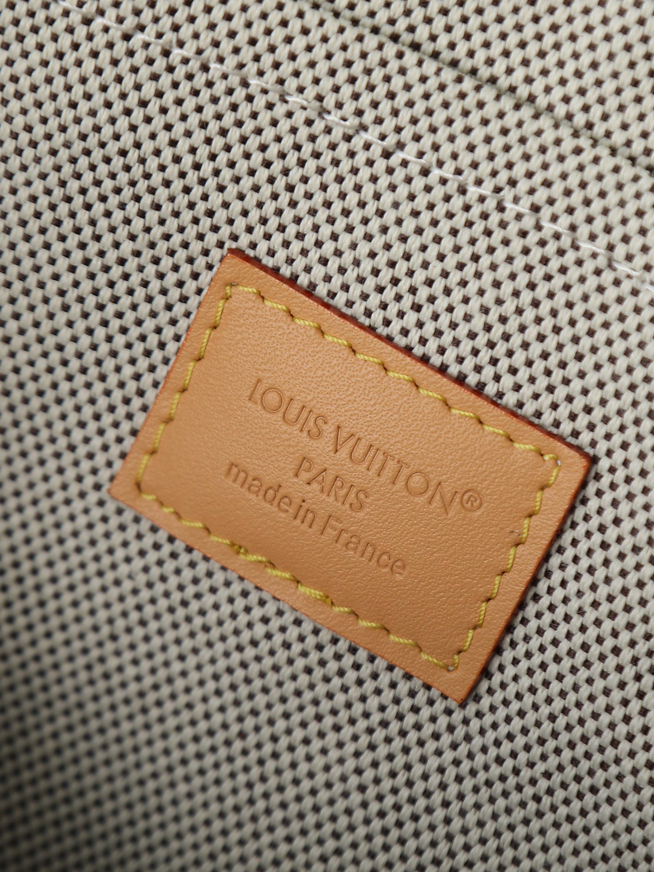【顶级品质】M26970 军绿本款Pochette VoyageSouple手拿包为Monogram S