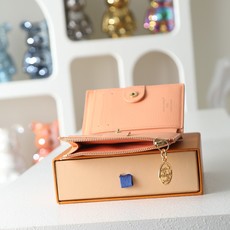 【顶级品质】M27487 桃色 本款 Lisa 钱夹出自 Rainbow 系列,为 Monogram E 【顶级品质】M27487 桃色 本款 Lisa 钱夹出自 Rainbow 系列,为 Monogram E