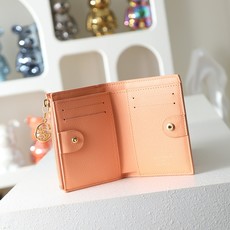 【顶级品质】M27487 桃色 本款 Lisa 钱夹出自 Rainbow 系列,为 Monogram E 【顶级品质】M27487 桃色 本款 Lisa 钱夹出自 Rainbow 系列,为 Monogram E