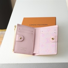 【顶级品质】M29350 香蕉色采用精致的单体花纹的内衬给人以女性化的印象,注重细节的“Porto Fo 【顶级品质】M29350 香蕉色采用精致的单体花纹的内衬给人以女性化的印象,注重细节的“Porto Fo