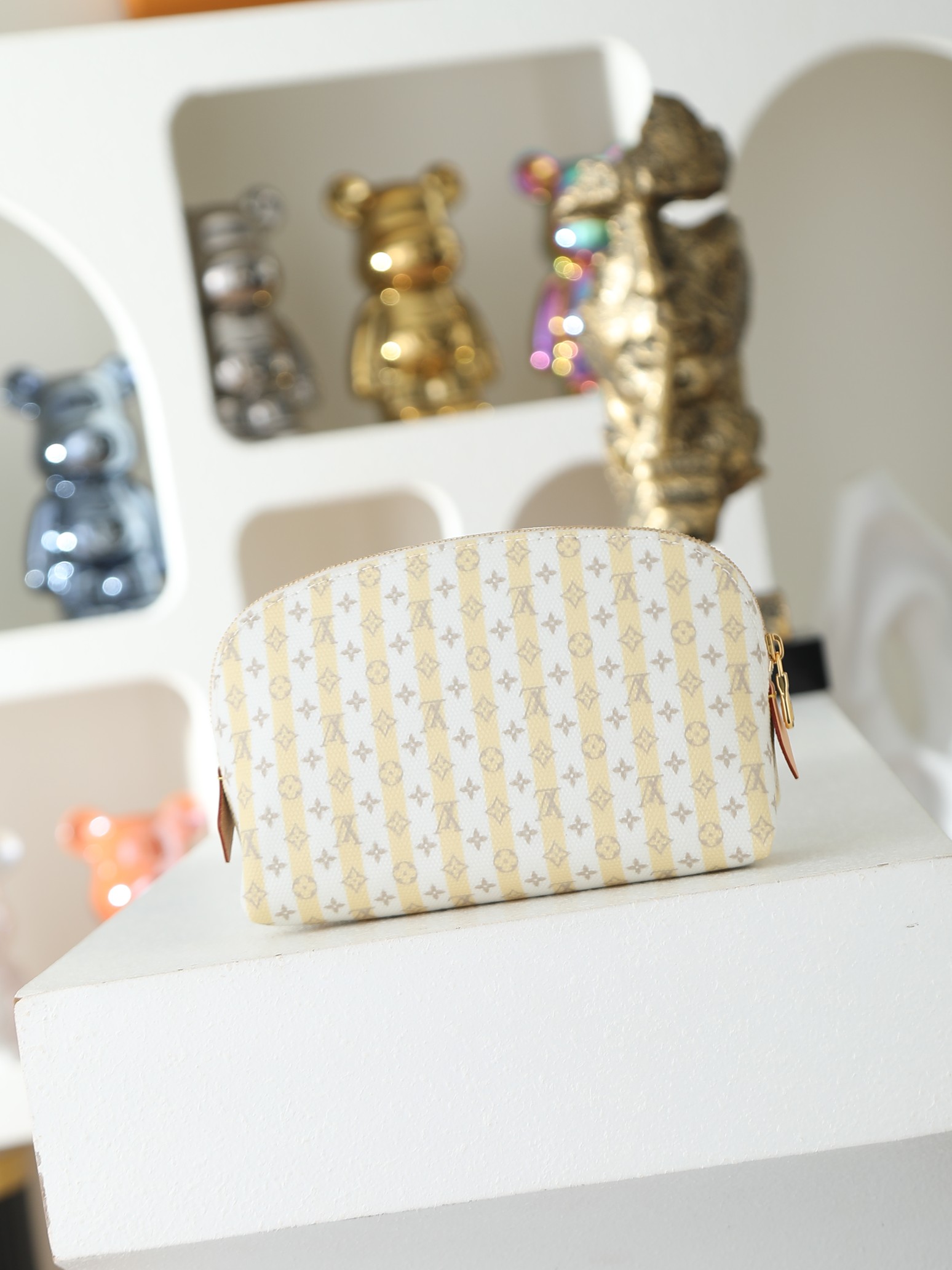 【顶级品质】M28679本款 Pochette Cosmétique 小号化妆包身披 LV StamP涂