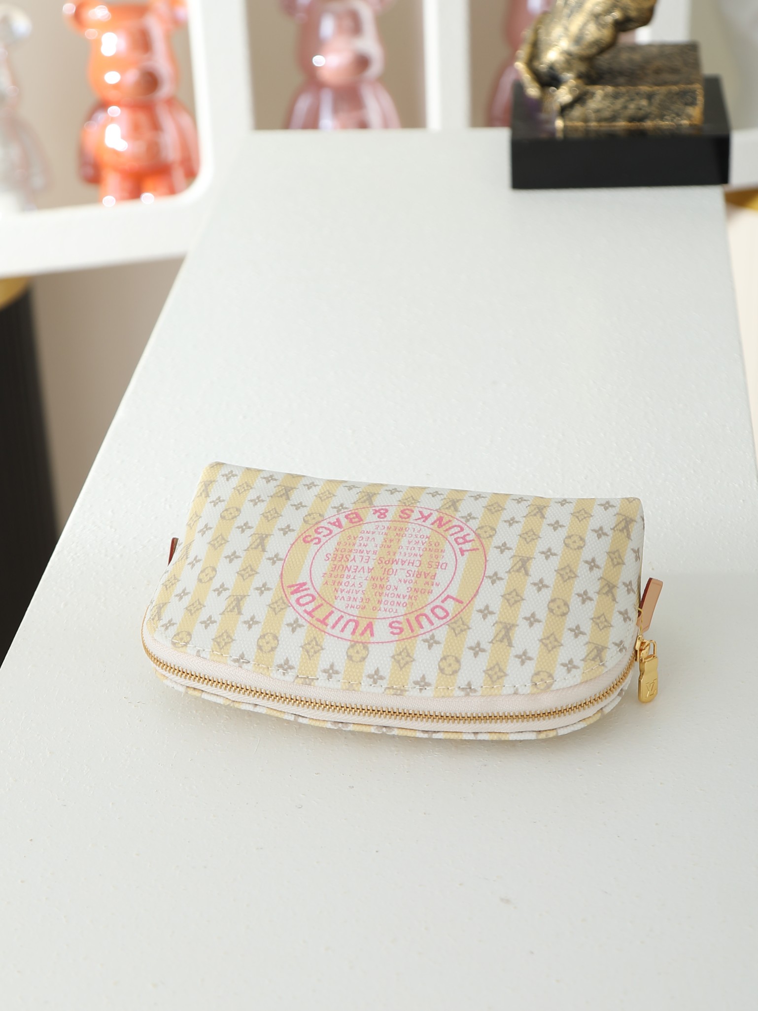 【顶级品质】M28679本款 Pochette Cosmétique 小号化妆包身披 LV StamP涂